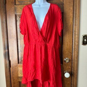 NWT Torrid Red Crinkle Gauze Surplice High/Low Top Size 2 (18-20)